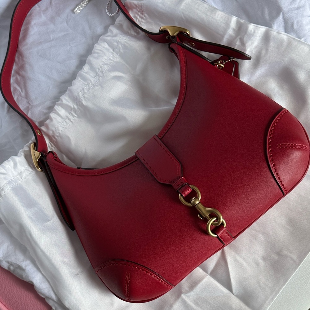 Coach Hamptons Hobo Ruby Red
